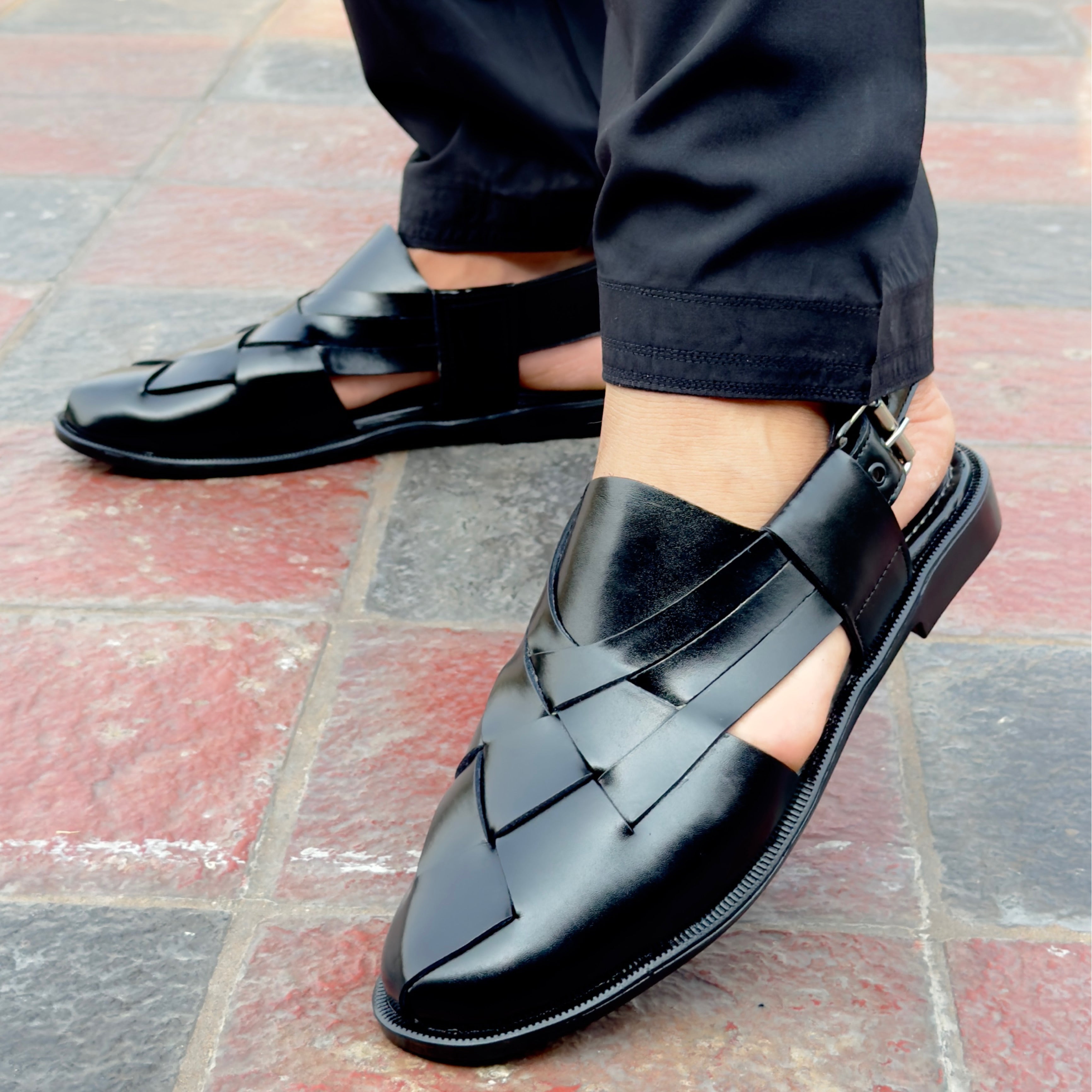 BLACK STRAP LEATHER PESHAWRI SANDAL